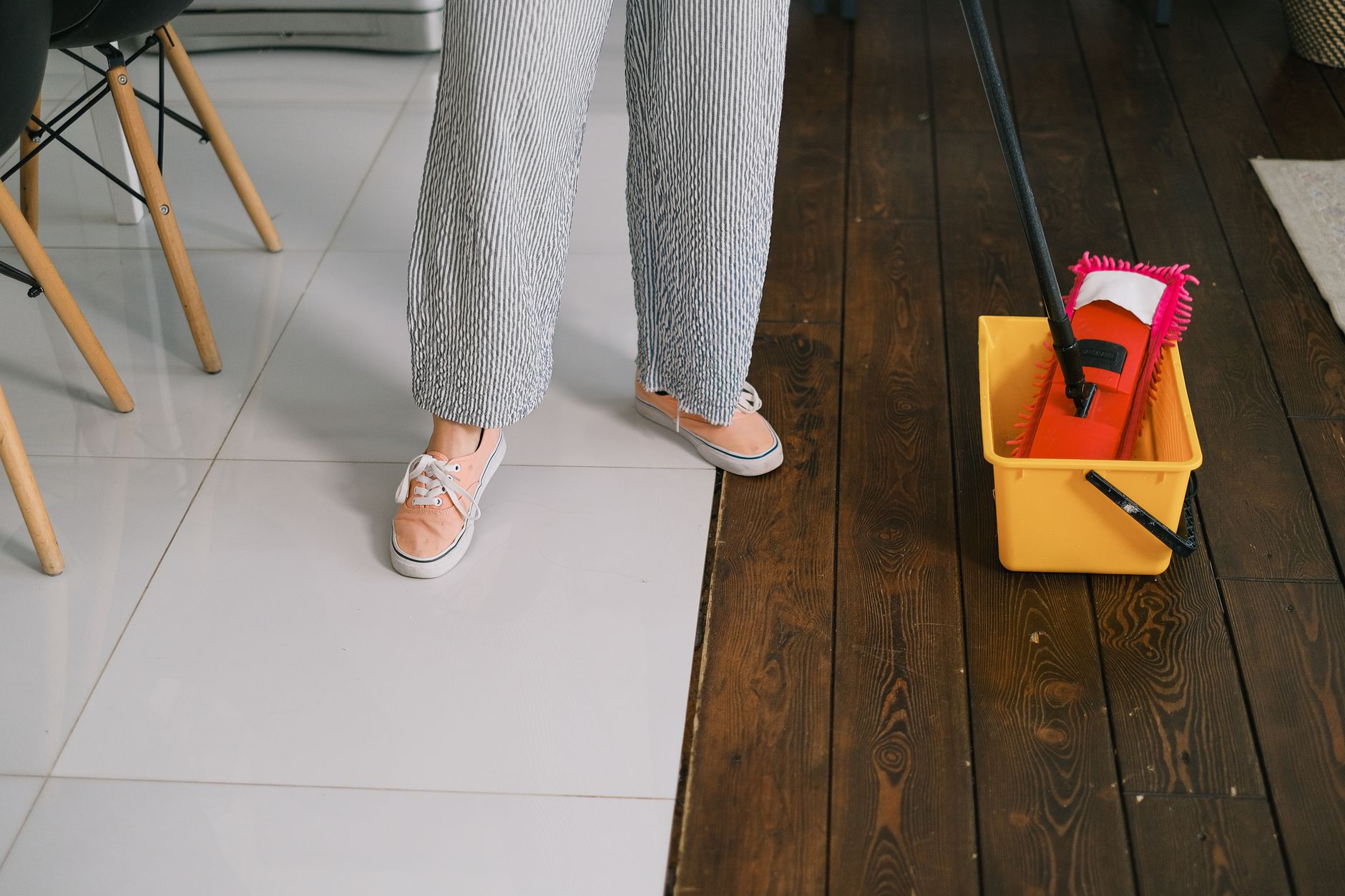 Nettoyer ses sols : un produit par revêtement